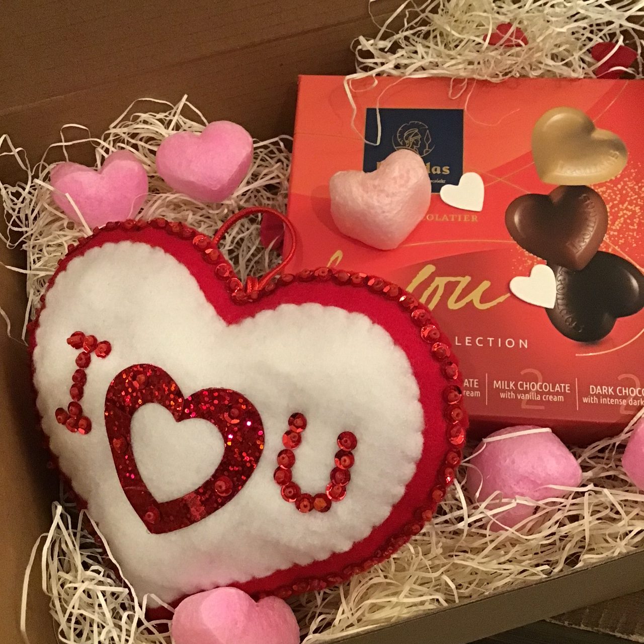 BOMBONES DE CORAZONES Y CORAZON I LOVE YOU